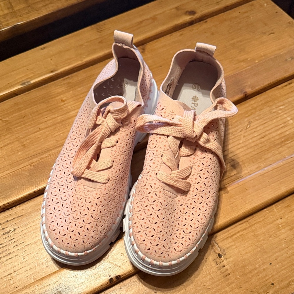 Patrizia by Spring Step Pink Perforated Sneakers tennis Shoes 39 Elodi